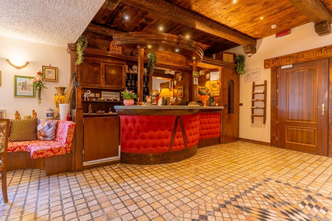 Hotel Des Alpes Saint Rhemy en bosses Bagian luar foto