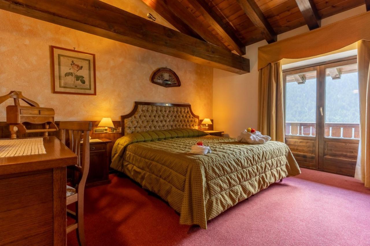 Hotel Des Alpes Saint Rhemy en bosses Bagian luar foto