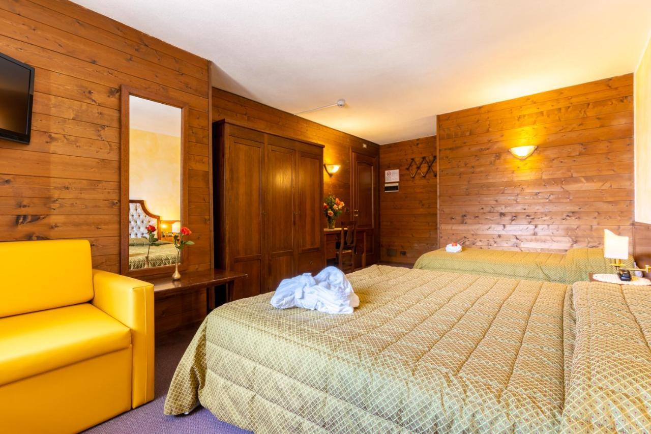 Hotel Des Alpes Saint Rhemy en bosses Bagian luar foto