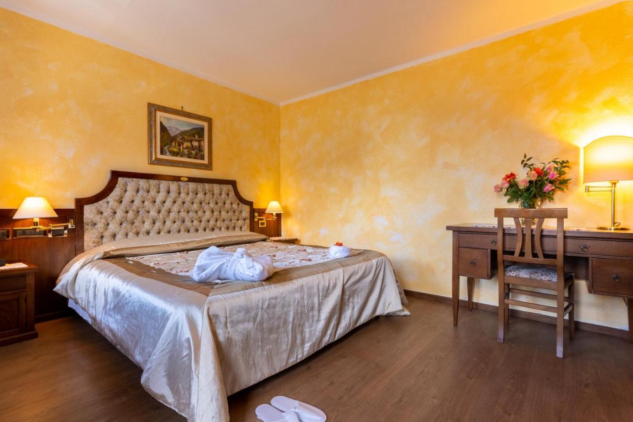 Hotel Des Alpes Saint Rhemy en bosses Bagian luar foto