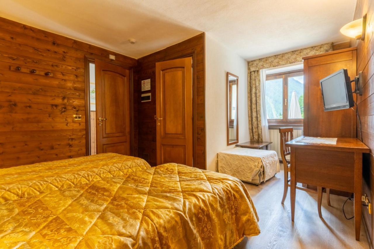 Hotel Des Alpes Saint Rhemy en bosses Bagian luar foto