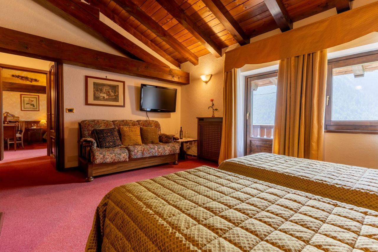 Hotel Des Alpes Saint Rhemy en bosses Bagian luar foto
