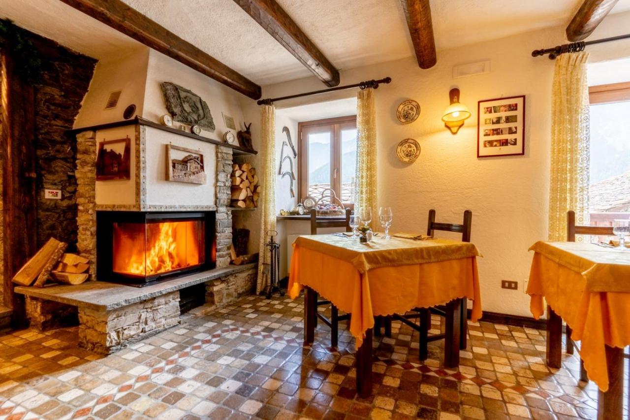 Hotel Des Alpes Saint Rhemy en bosses Bagian luar foto
