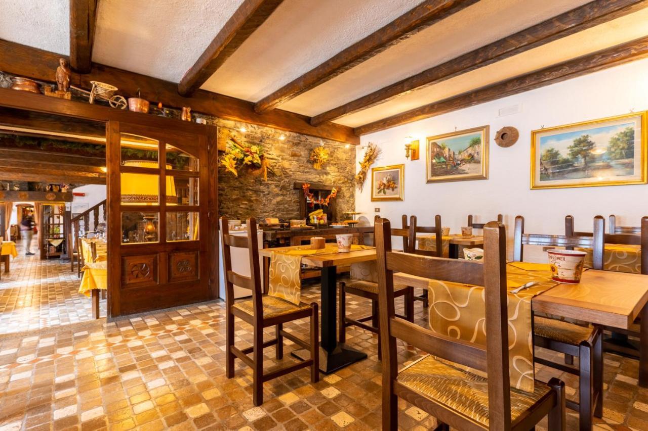 Hotel Des Alpes Saint Rhemy en bosses Bagian luar foto