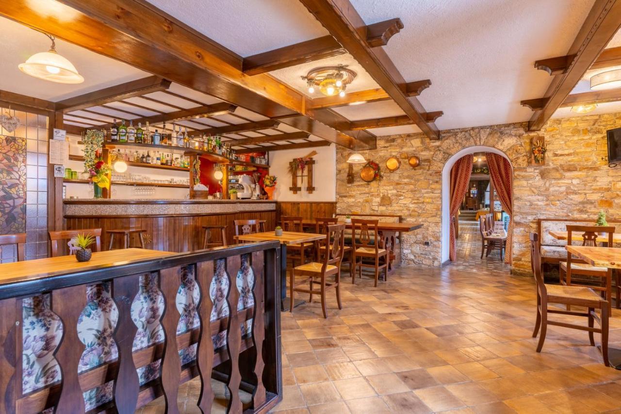 Hotel Des Alpes Saint Rhemy en bosses Bagian luar foto
