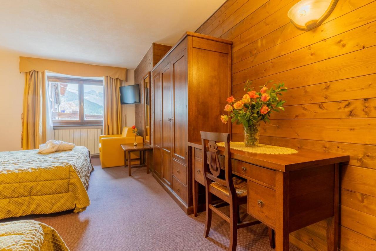 Hotel Des Alpes Saint Rhemy en bosses Bagian luar foto