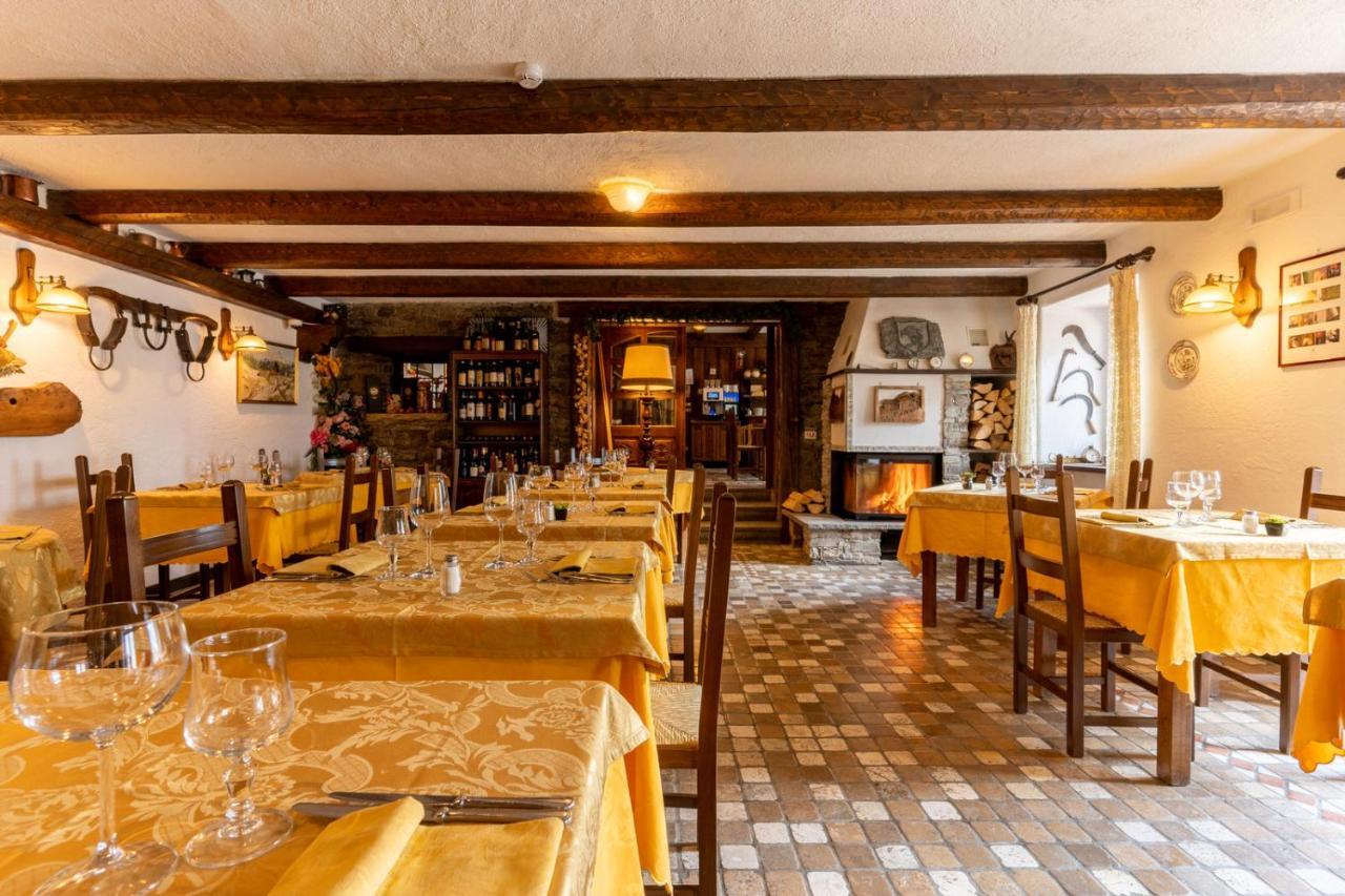 Hotel Des Alpes Saint Rhemy en bosses Bagian luar foto