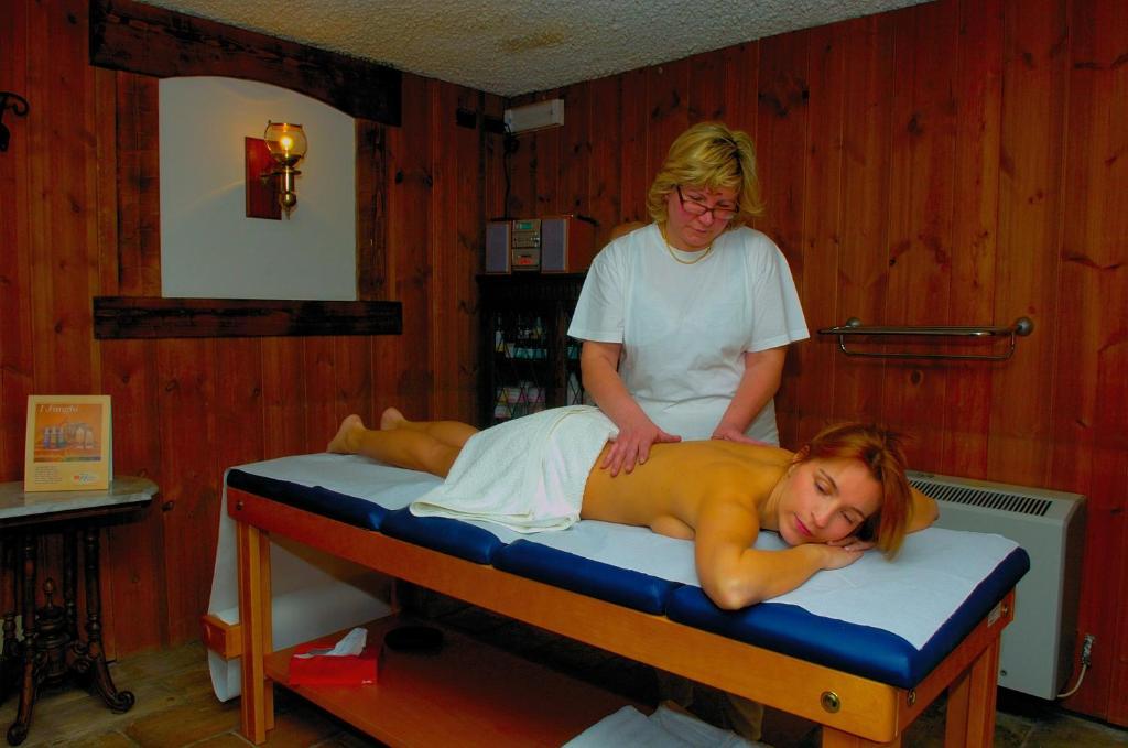 Hotel Des Alpes Saint Rhemy en bosses Bagian luar foto